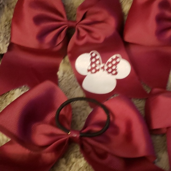 uniform bow with decals - Picture 2 of 3